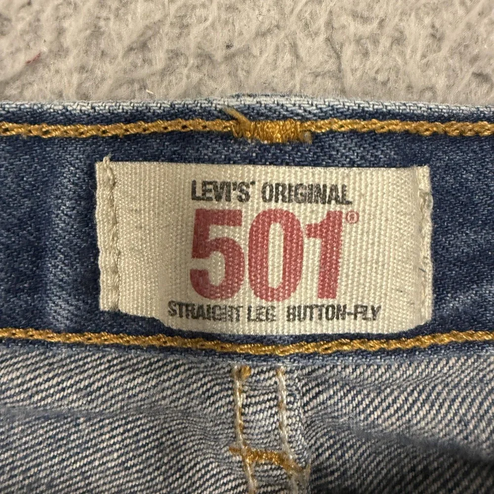 Levis 501 Jeans Mens 35x30 Blue Medium Wash‎ Straight Leg Button Fly Distressed